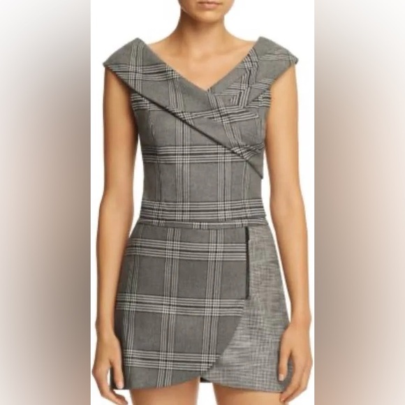 Alice + Olivia Tops - Alice + Olivia Deandra Top size 8